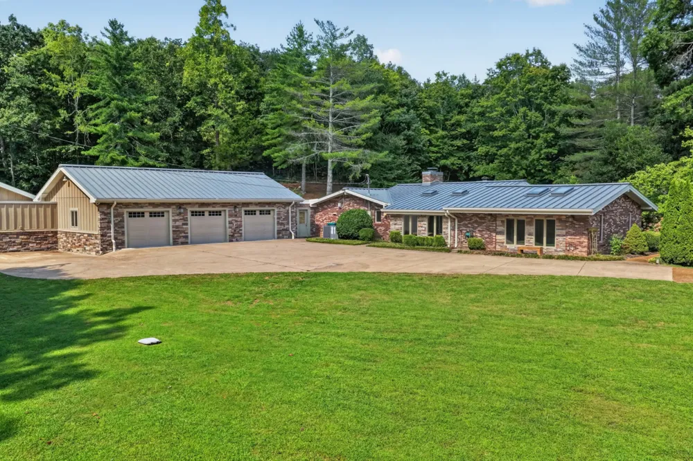 8100 Charlotte Pike Nashville, TN 37221