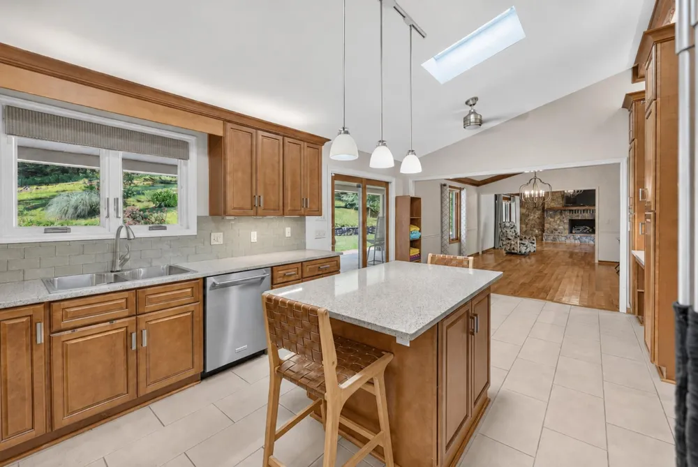 8100 Charlotte Pike Nashville, TN 37221