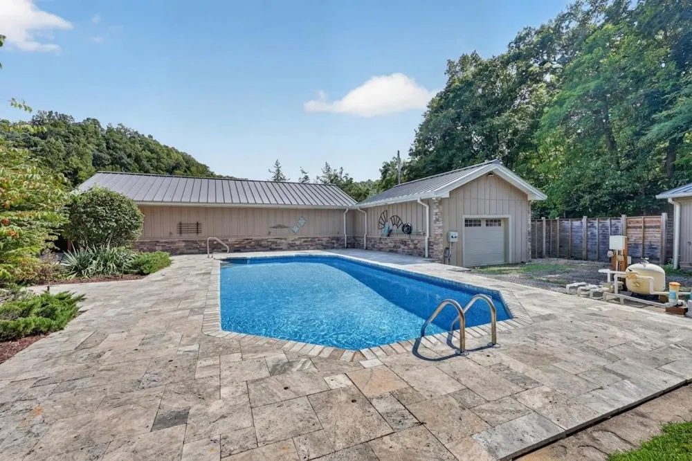 8100 Charlotte Pike Nashville, TN 37221