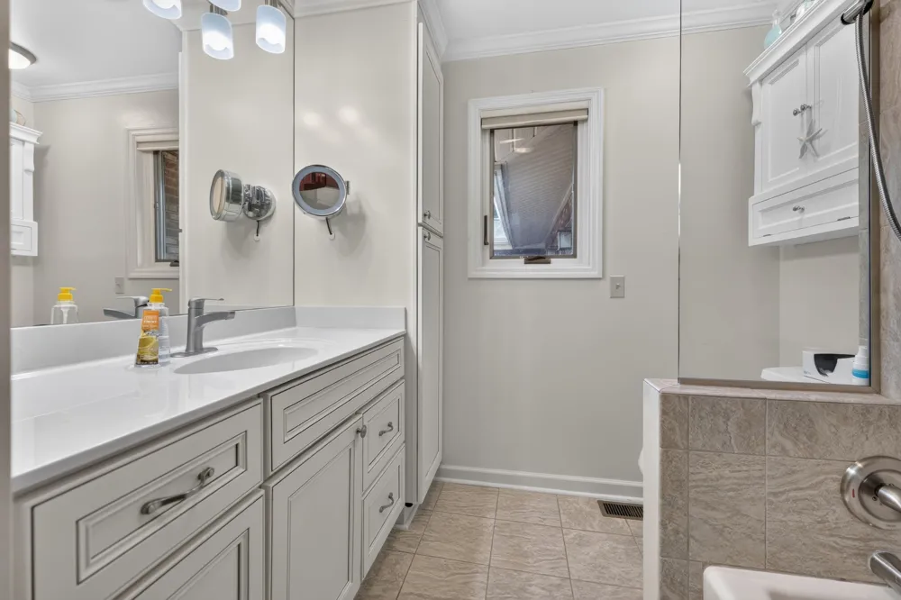 8100 Charlotte Pike Nashville, TN 37221