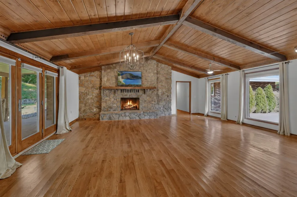 8100 Charlotte Pike Nashville, TN 37221