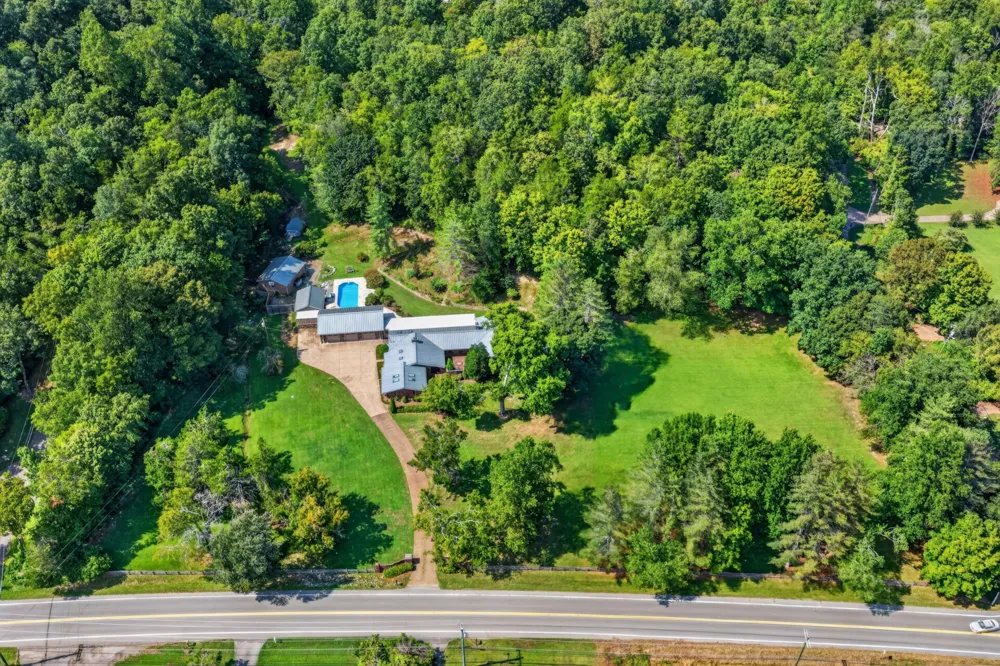 8100 Charlotte Pike Nashville, TN 37221