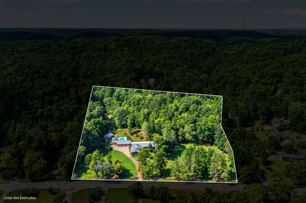 8100 Charlotte Pike Nashville, TN 37221