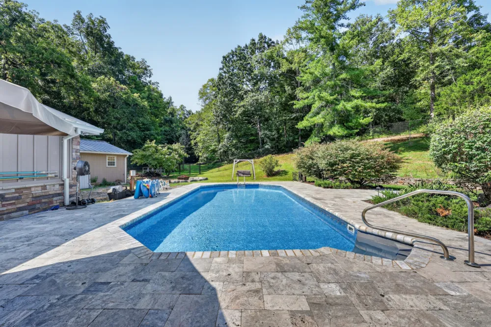 8100 Charlotte Pike Nashville, TN 37221