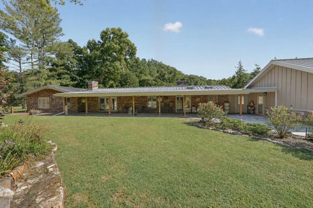8100 Charlotte Pike Nashville, TN 37221
