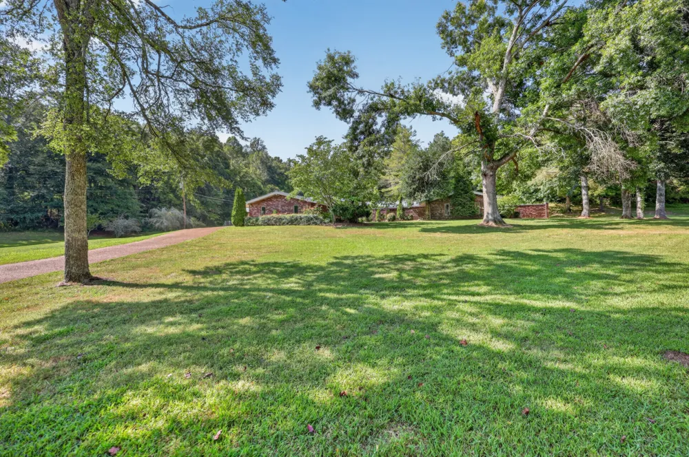 8100 Charlotte Pike Nashville, TN 37221