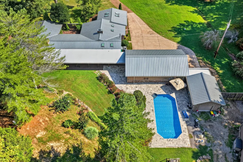 8100 Charlotte Pike Nashville, TN 37221