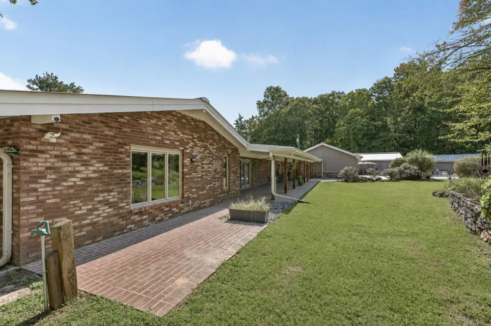 8100 Charlotte Pike Nashville, TN 37221
