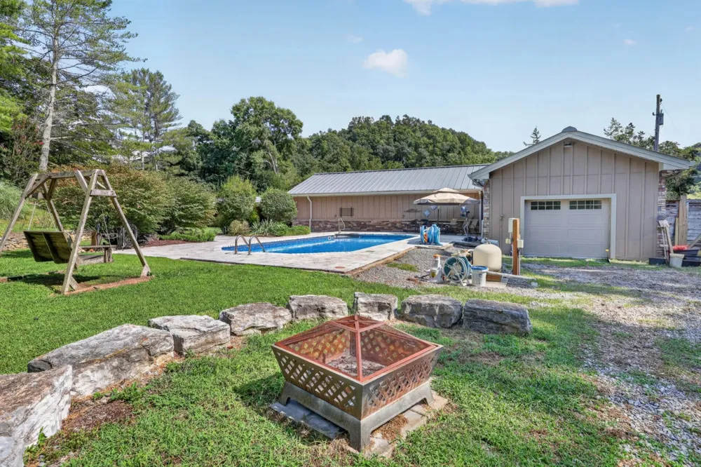 8100 Charlotte Pike Nashville, TN 37221