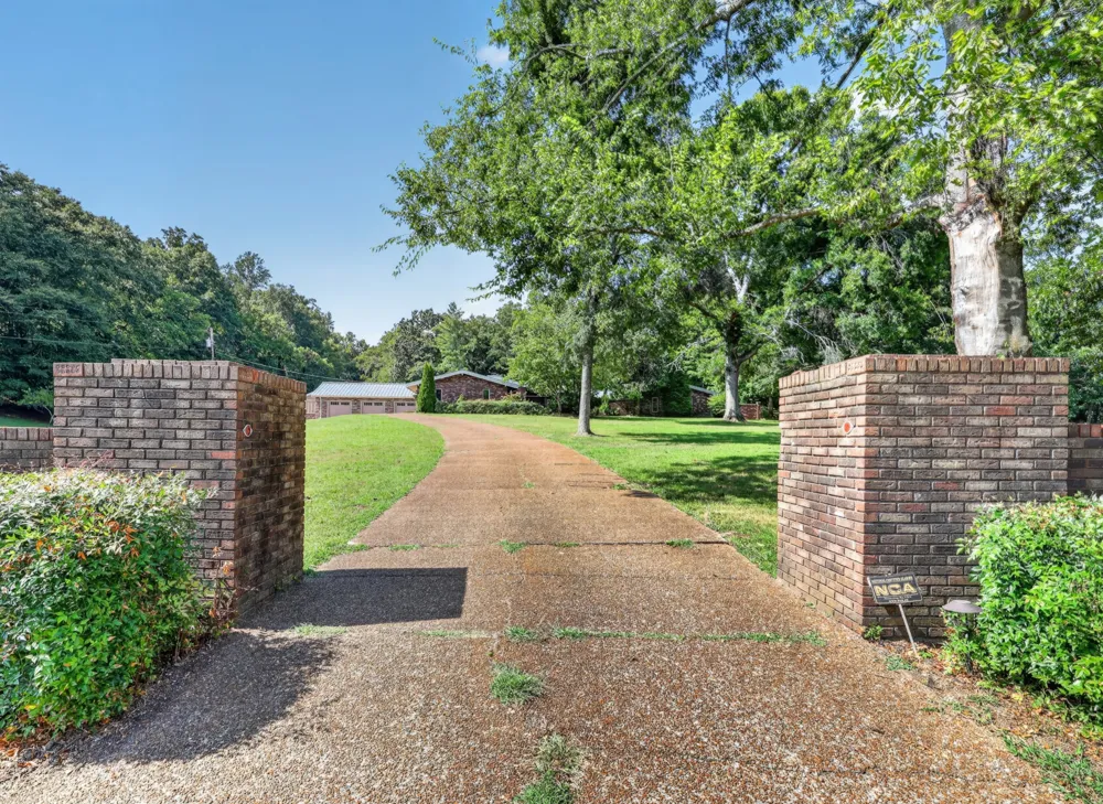 8100 Charlotte Pike Nashville, TN 37221