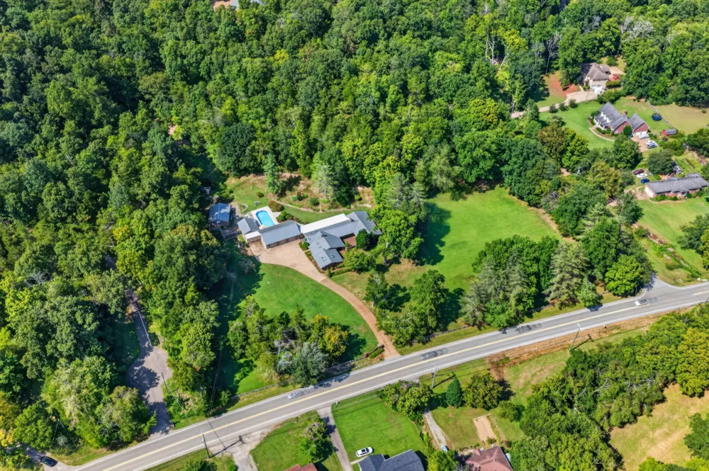 8100 Charlotte Pike Nashville, TN 37221