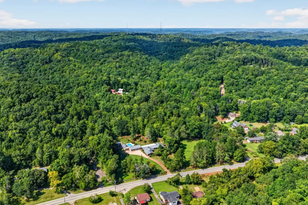 8100 Charlotte Pike Nashville, TN 37221