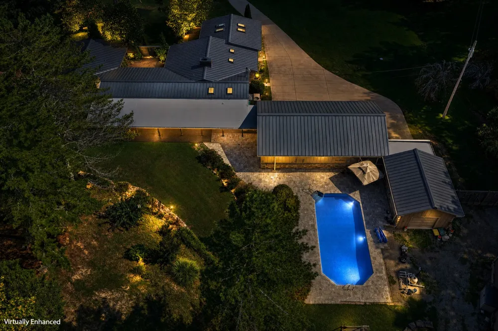 8100 Charlotte Pike Nashville, TN 37221