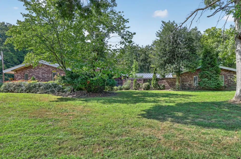 8100 Charlotte Pike Nashville, TN 37221