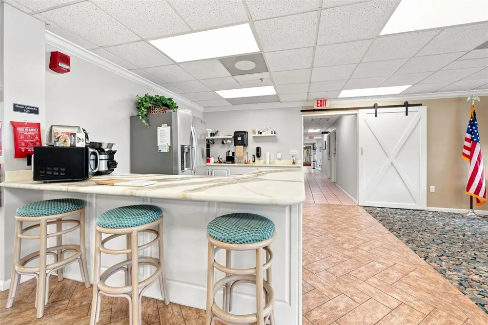 7050 SUNSET DRIVE S #610 South Pasadena, FL 33707