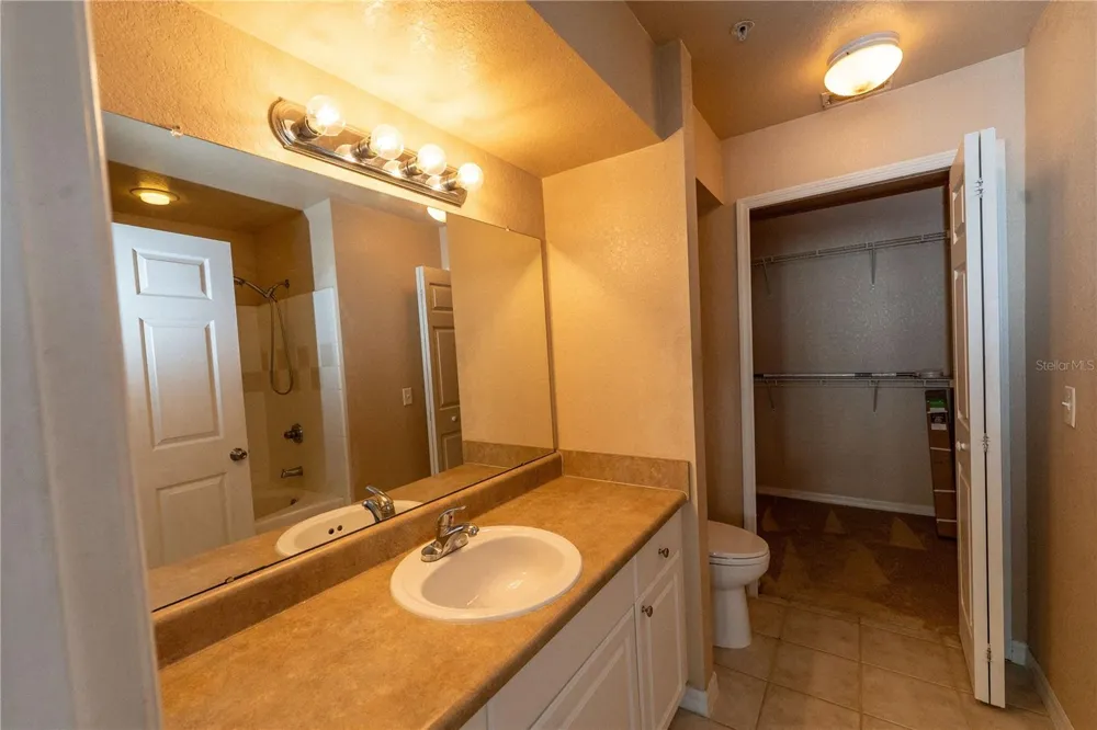 5511 ROSEHILL ROAD #203 Sarasota, FL 34233