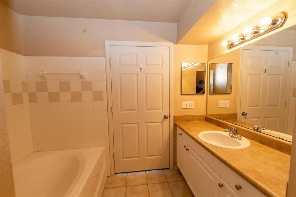 5511 ROSEHILL ROAD #203 Sarasota, FL 34233