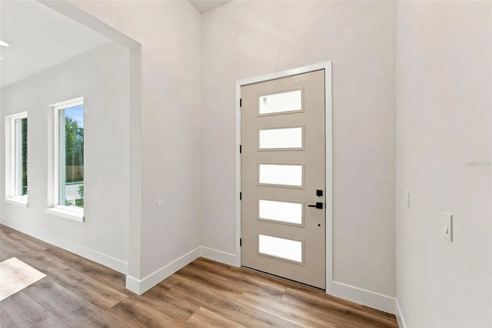 561 THOMPSON ROAD Apopka, FL 32712