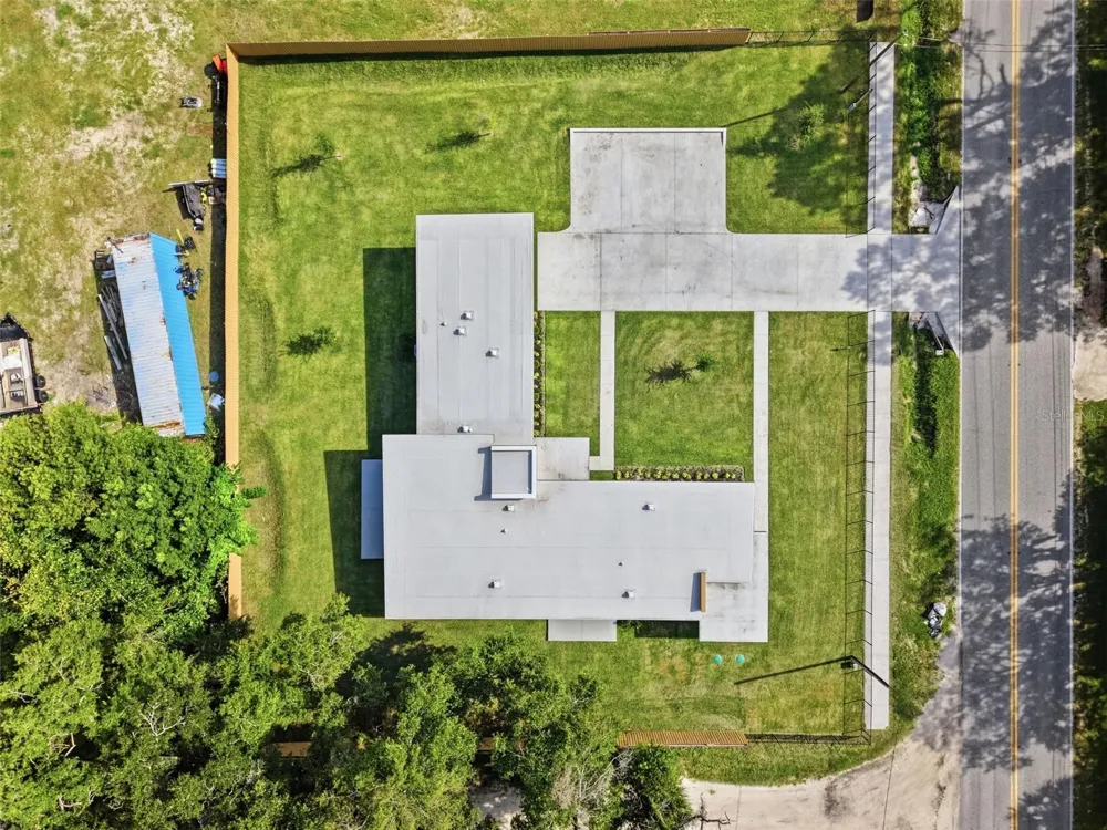 561 THOMPSON ROAD Apopka, FL 32712