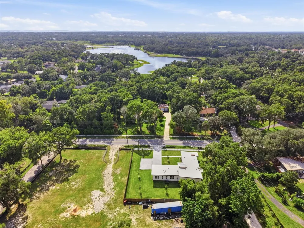 561 THOMPSON ROAD Apopka, FL 32712