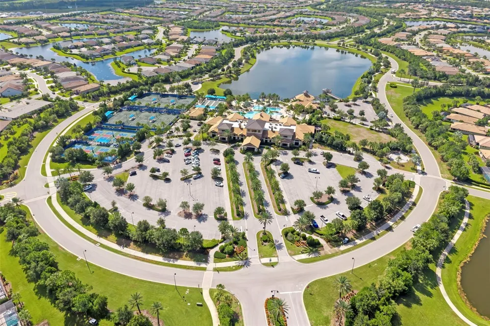 6726 HAVERHILL COURT Bradenton, FL 34202