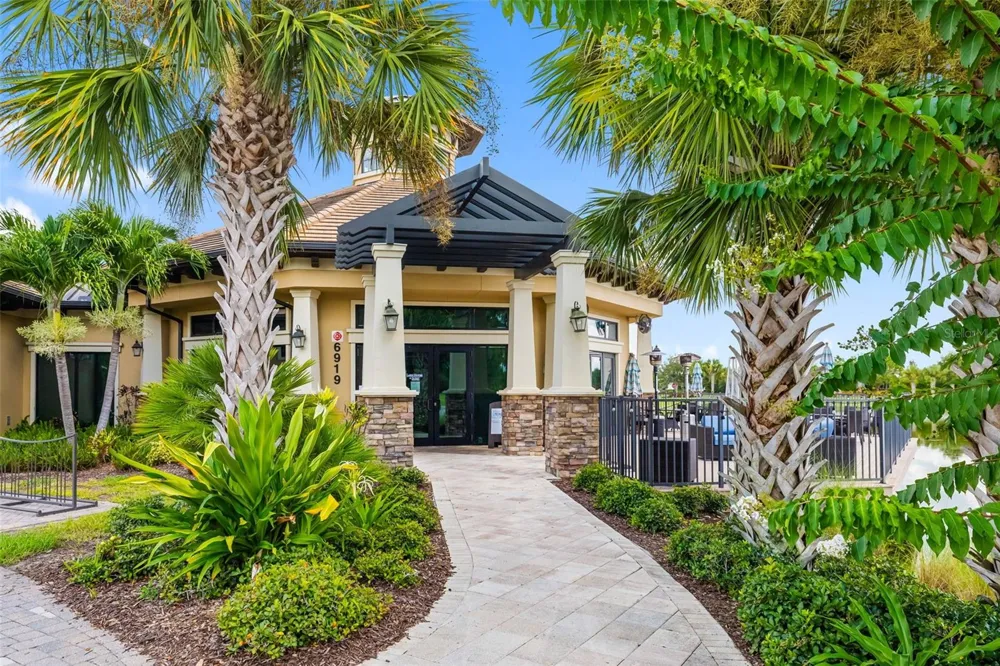 6726 HAVERHILL COURT Bradenton, FL 34202