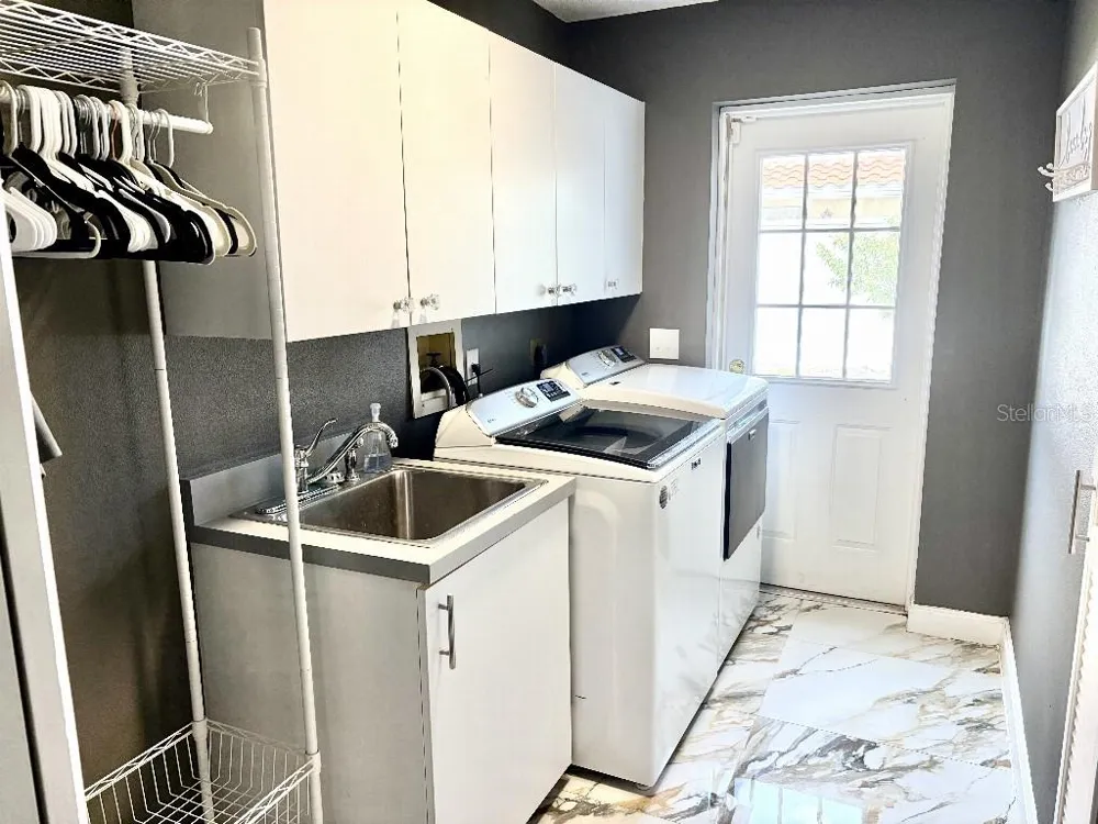 154 LOOKOUT POINT DRIVE Osprey, FL 34229