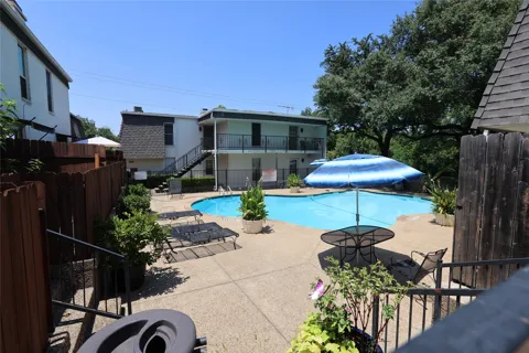 900 S Weatherred Drive #900F