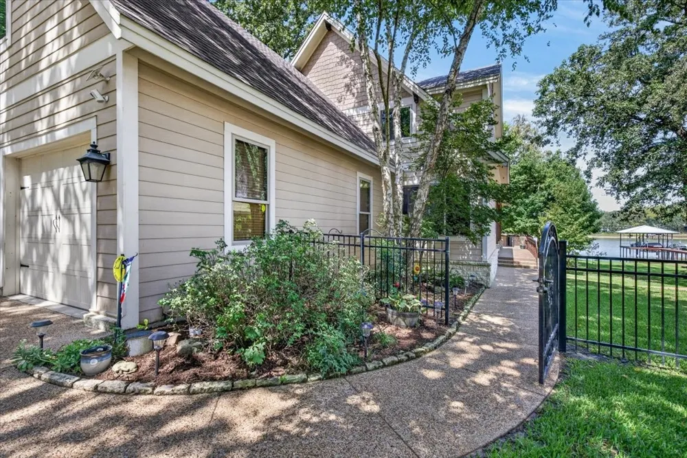 117 Arrowhead Way Mabank, TX 75156