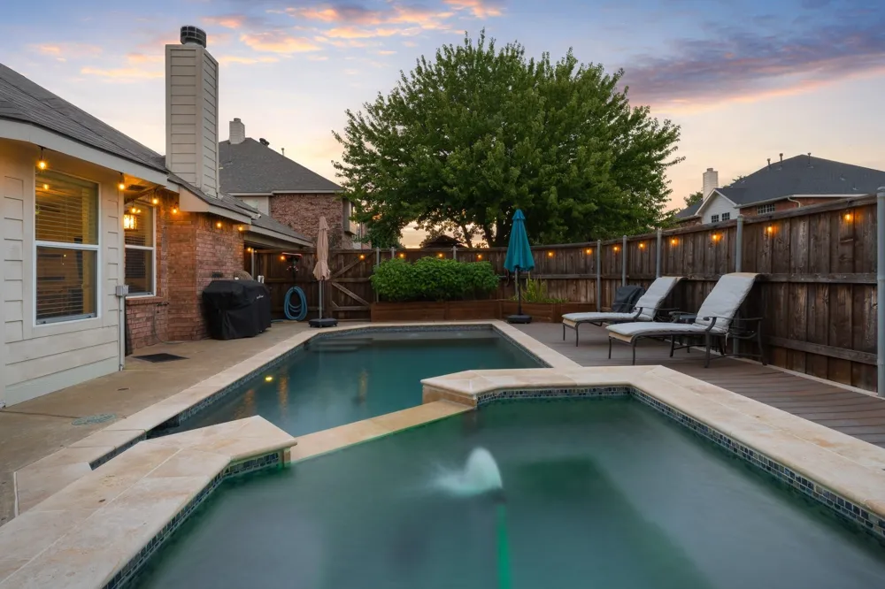 1513 Snow Trail Lewisville, TX 75077