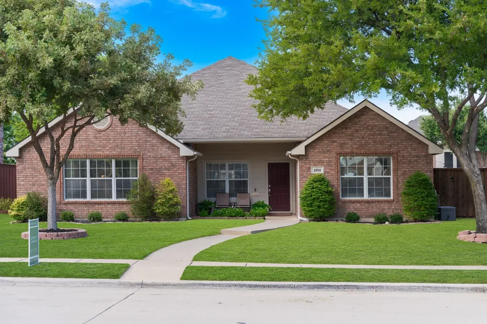 1513 Snow Trail Lewisville, TX 75077