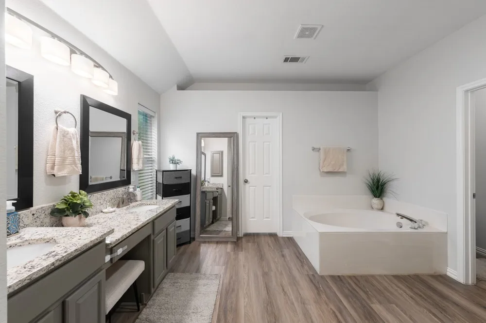 1513 Snow Trail Lewisville, TX 75077