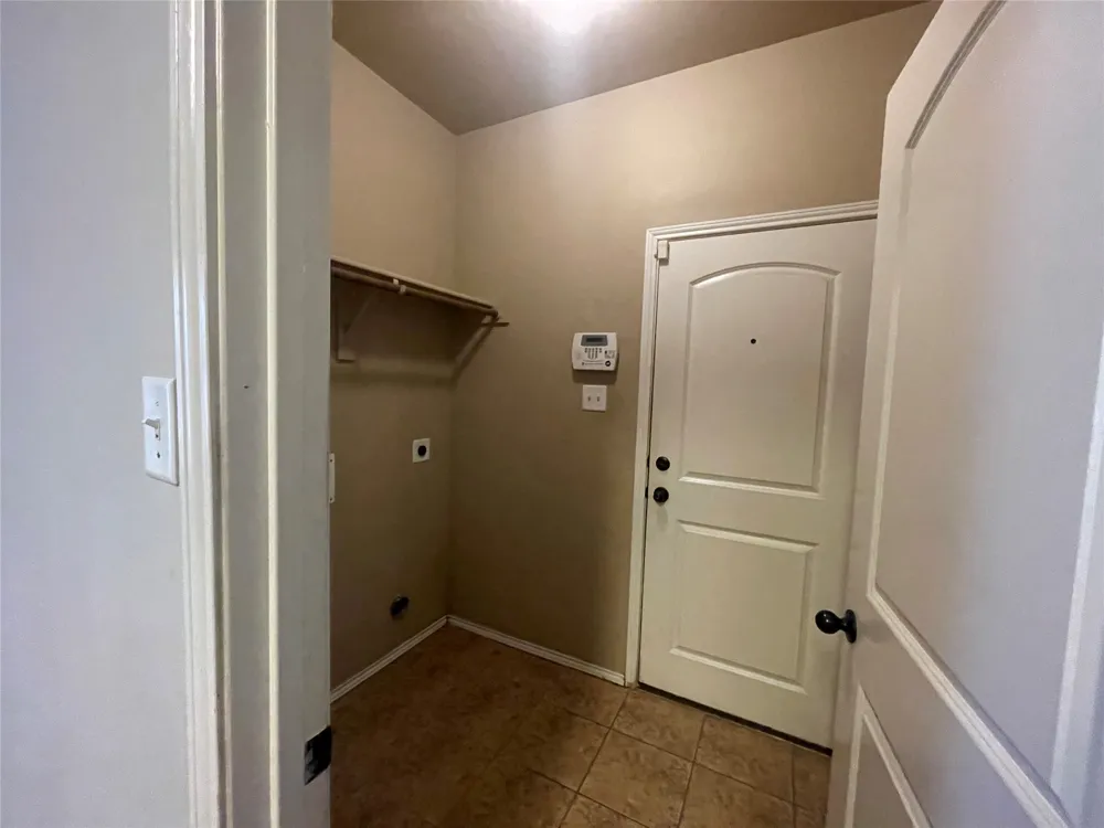 1432 Ravenwood Drive Mansfield, TX 76063