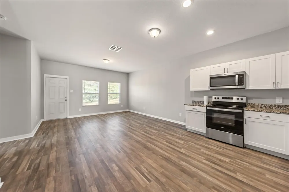 2537 18th Street Hempstead, TX 77445