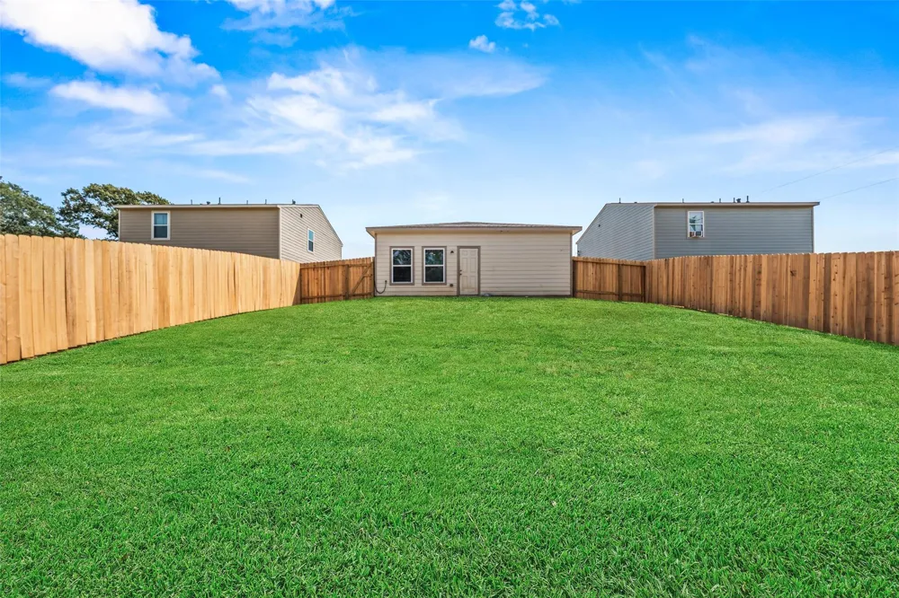2537 18th Street Hempstead, TX 77445