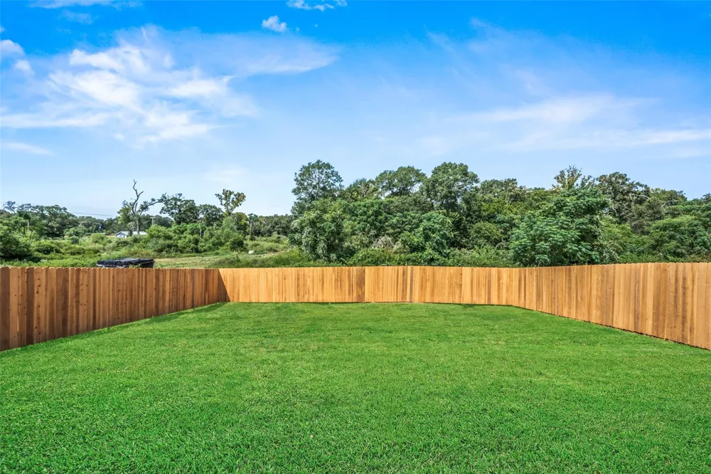2537 18th Street Hempstead, TX 77445