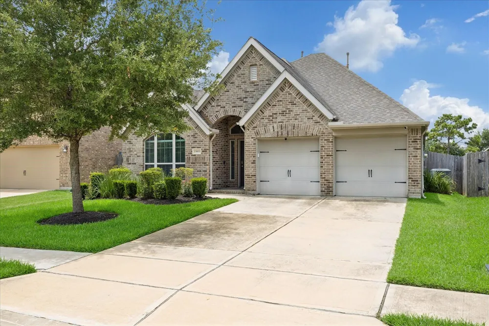 13833 Arbor Meadows Lane Pearland, TX 77584