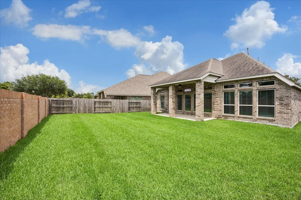 13833 Arbor Meadows Lane Pearland, TX 77584