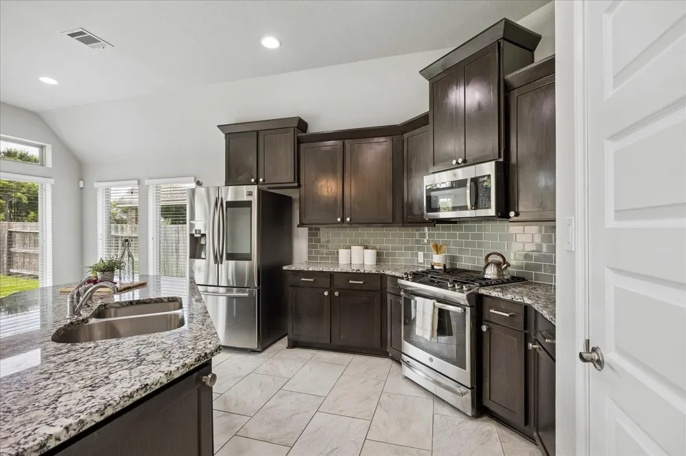 13833 Arbor Meadows Lane Pearland, TX 77584