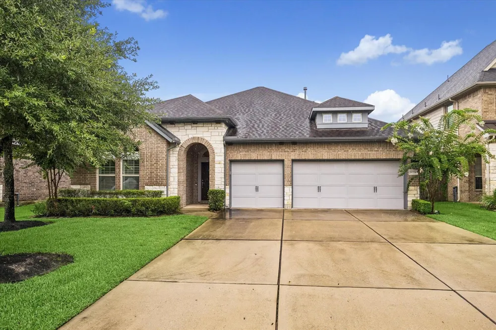 31734 Serrano Bluff Lane Spring, TX 77386