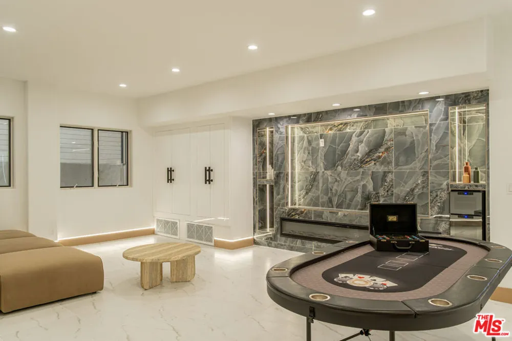 147 Napoleon Street Playa del Rey, CA 90293