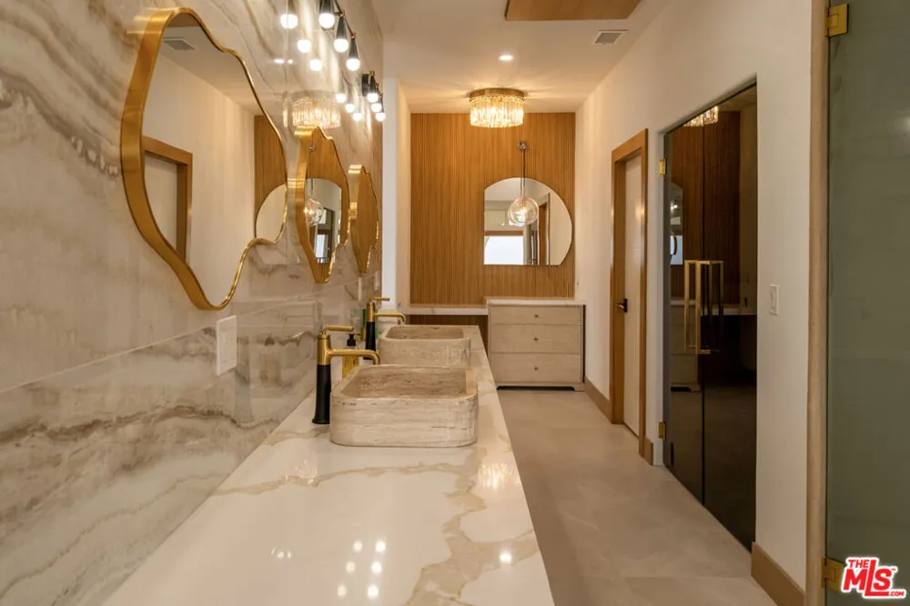 147 Napoleon Street Playa del Rey, CA 90293