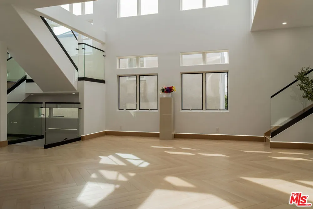 147 Napoleon Street Playa del Rey, CA 90293