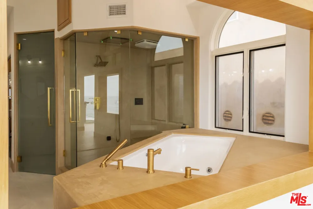 147 Napoleon Street Playa del Rey, CA 90293