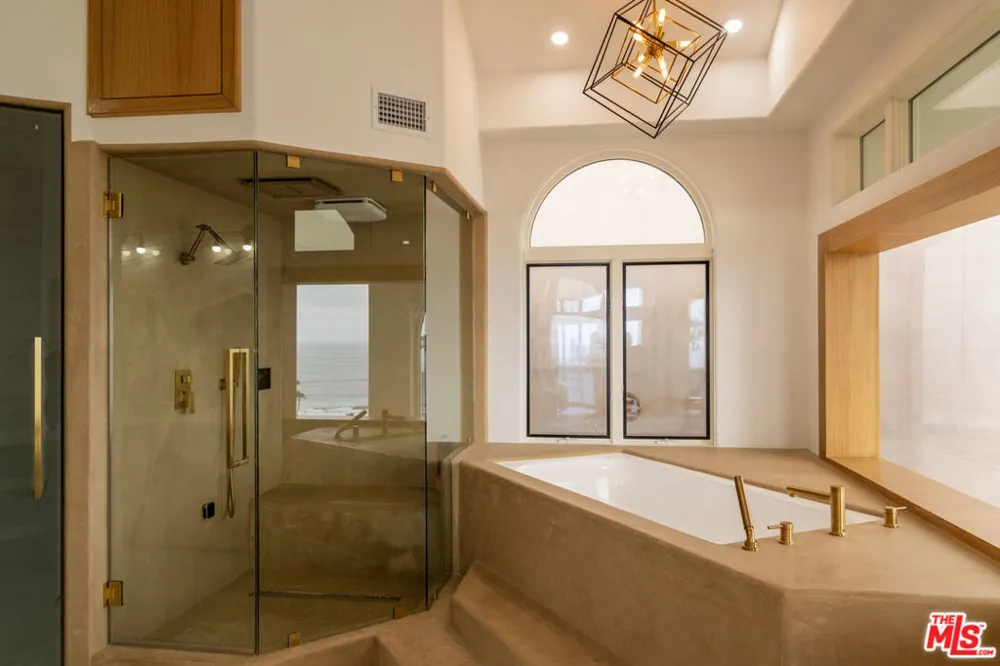 147 Napoleon Street Playa del Rey, CA 90293