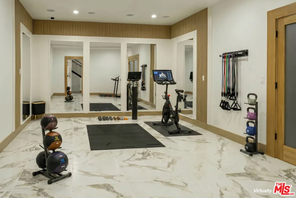 147 Napoleon Street Playa del Rey, CA 90293
