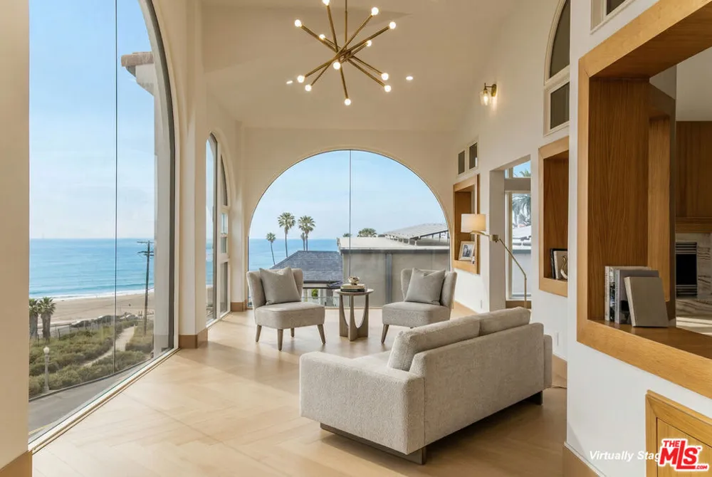 147 Napoleon Street Playa del Rey, CA 90293