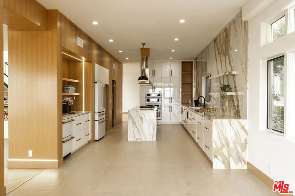 147 Napoleon Street Playa del Rey, CA 90293