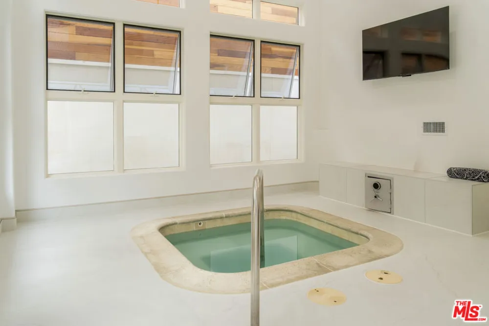 147 Napoleon Street Playa del Rey, CA 90293