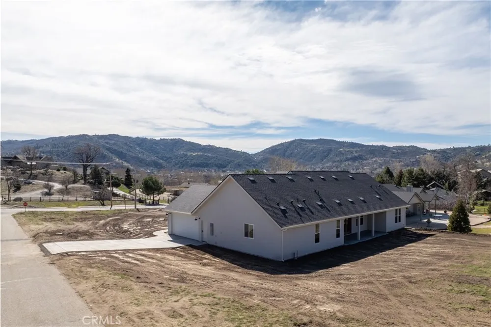 24401 Oaktree Court Tehachapi, CA 93561